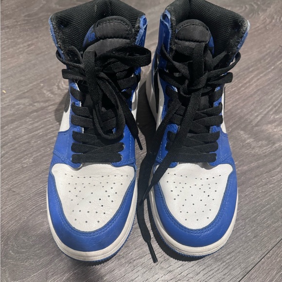 Air Jorden 1 - Picture 2 of 3